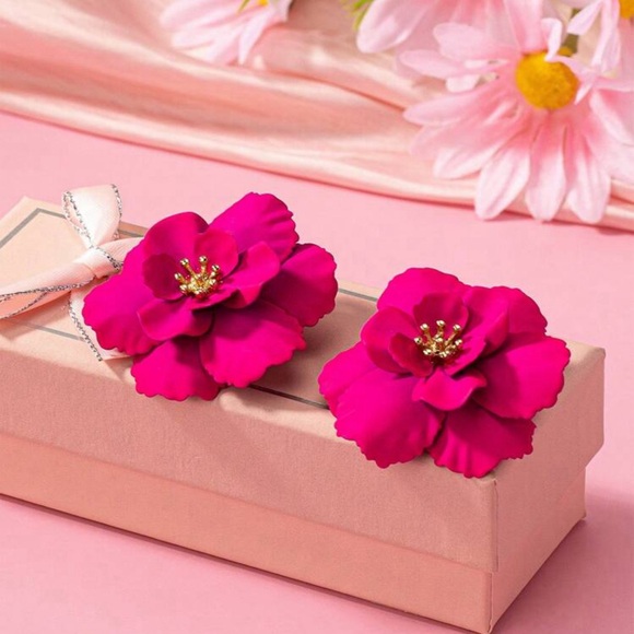 Re-stock Hot Pink Flower Studs Earrings - Picture 2 of 6